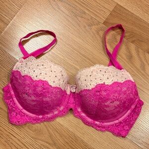 NWOT Vintage Victoria Secret Elegant Pink Lace Bra